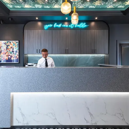 Brit Hotels Earls Court-2